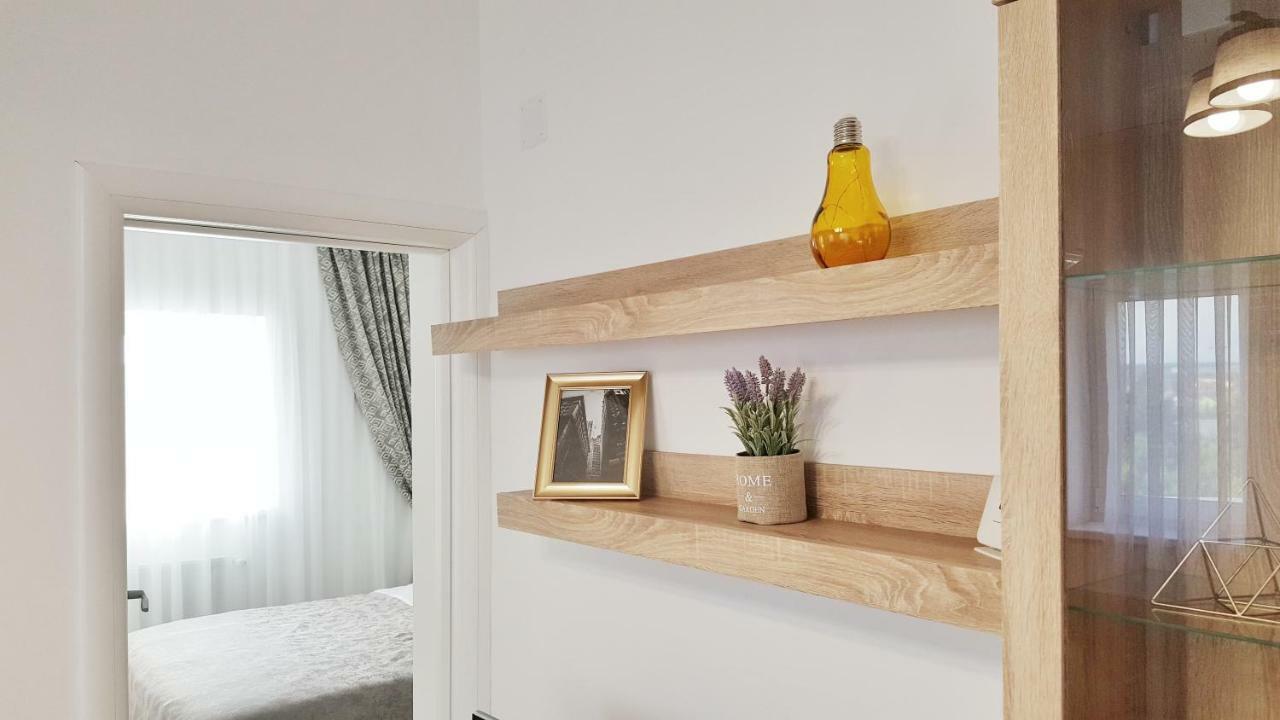 Elias Central Apartment - 2 Bedrooms & Free Parking Орадя Екстер'єр фото